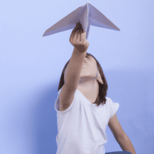 aprende a volar tu propio avion de papel